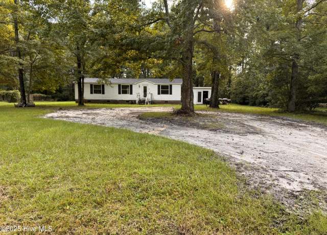 Property at 110 Winchester Ln, Rocky Point, NC 28457, 3 beds, 2 baths