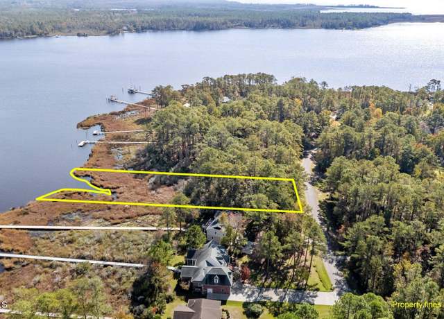 Property at 1106 Harbour Pointe Dr, New Bern, NC 28560
