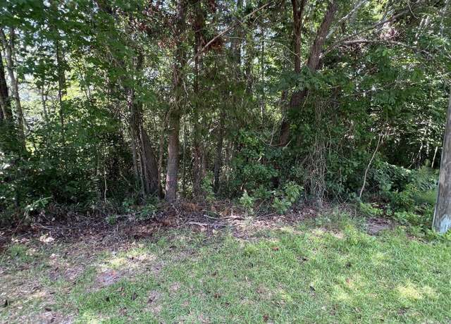 Property at 301 Spring Lake Dr, Pinehurst, NC 28374