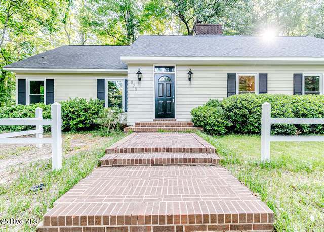 Property at 828 Chatham Rd, Rockingham, NC 28379, 4 beds, 3 baths
