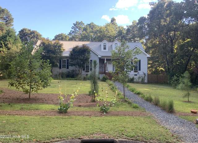 Property at 150 Rothbury Dr, Carthage, NC 28327, 4 beds, 3 baths