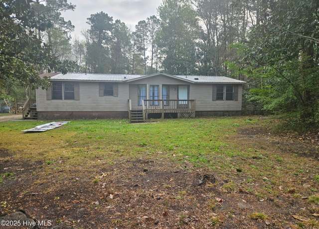 Property at 805 Wildwood Crk, Hampstead, NC 28443, 3 beds, 2 baths