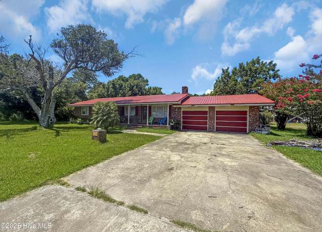 Property at 138 Moore Ln, Marshallberg, NC 28553, 3 beds, 1 bath