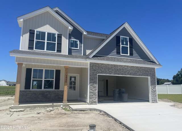 Property at 1035 Seven Iron Dr, Ayden, NC 28513, 4 beds, 3.5 baths