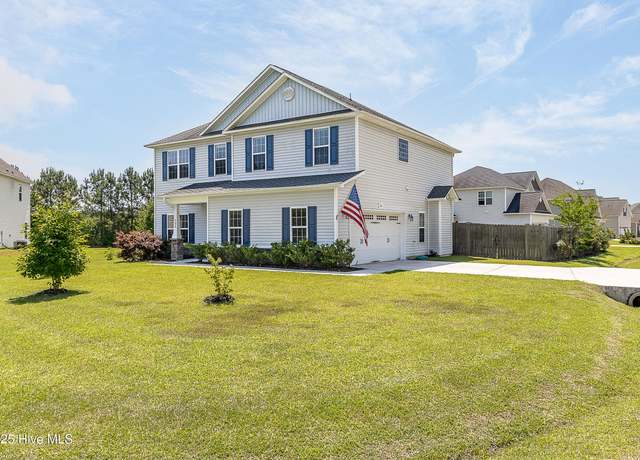 Property at 324 Catamaran Rd, Swansboro, NC 28584, 4 beds, 2.5 baths