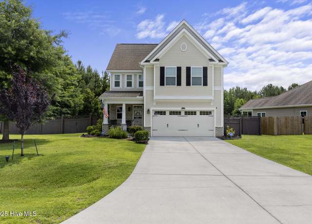 Property at 107 Courtney Dr, Jacksonville, NC 28540, 3 beds, 2.5 baths