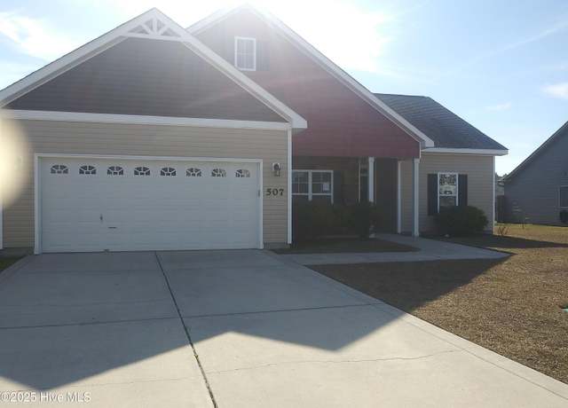 Property at 507 New Hanover Trl, Jacksonville, NC 28546, 4 beds, 3 baths