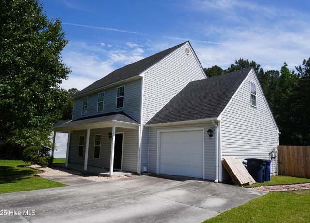 Property at 404 Commons Dr S, Jacksonville, NC 28546, 4 beds, 2.5 baths