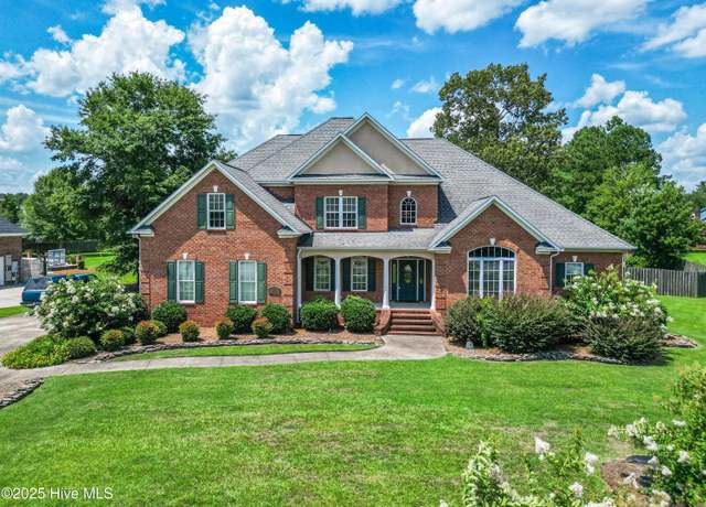 Property at 124 Iverleigh Ln, Jacksonville, NC 28540, 5 beds, 3.5 baths
