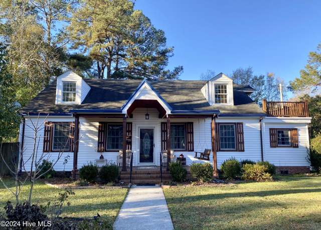 Property at 1121 Vance St N, Wilson, NC 27893, 4 beds, 3 baths