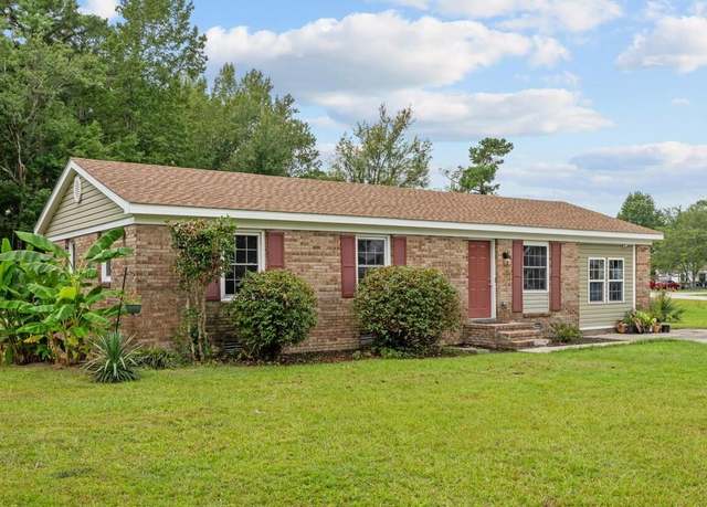 Property at 218 N Nunn St, Havelock, NC 28532, 3 beds, 2 baths
