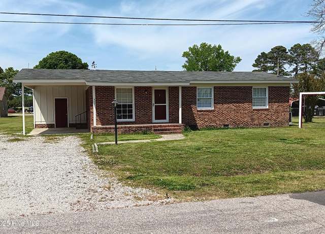 Property at 407 Pineview St, Lucama, NC 27851, 3 beds, 1 bath