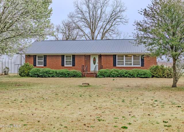 Property at 348 Nc 24 50 Hwy, Kenansville, NC 28349, 4 beds, 2 baths