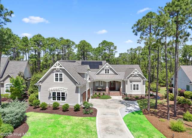 Property at 2555 Parkridge Dr, Southport, NC 28461, 4 beds, 3.5 baths