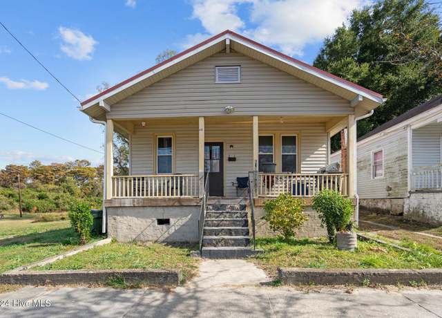 Property at 618 N 11th St, Wilmington, NC 28401, 3 beds, 2 baths