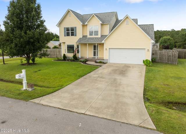 Property at 108 Michelle Ward Ln, Maple Hill, NC 28454, 3 beds, 2.5 baths