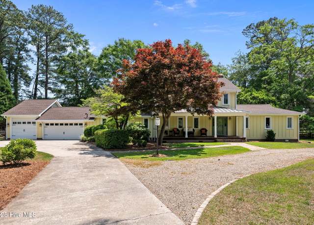 Property at 133 Fairway Dr, Washington, NC 27889, 4 beds, 3.5 baths