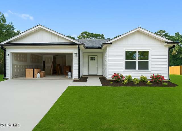 Property at 313 Pinewood Dr, Jacksonville, NC 28546, 3 beds, 2 baths