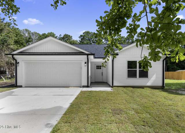 Property at 313 Pinewood Dr, Jacksonville, NC 28546, 3 beds, 2 baths