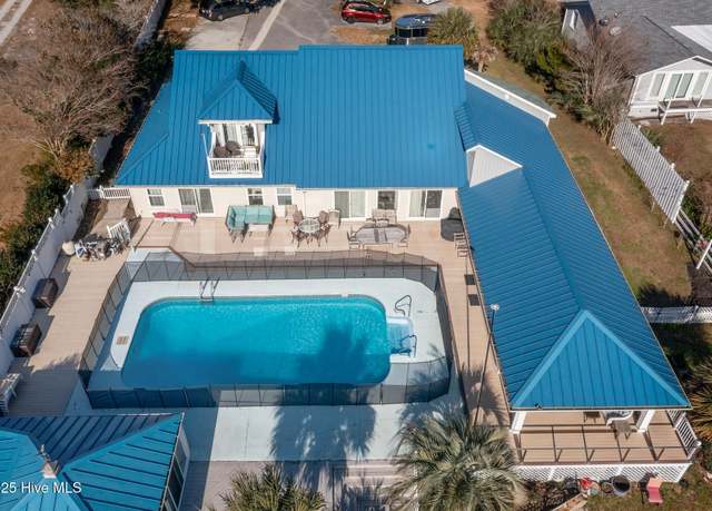 Property at 162 Peninsula Manor Rd, Hubert, NC 28539, 6 beds, 5 baths