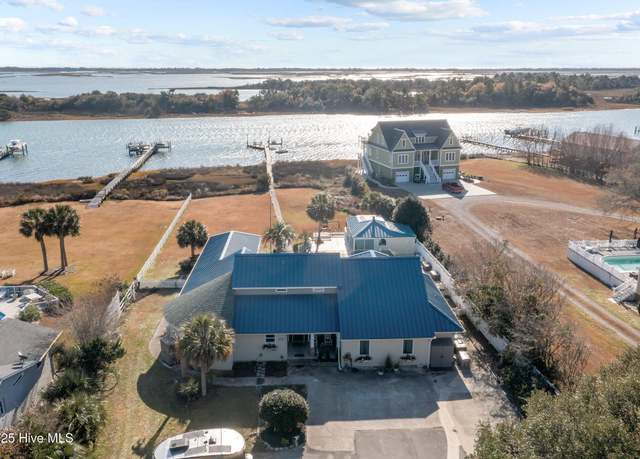 Property at 162 Peninsula Manor Rd, Hubert, NC 28539, 6 beds, 5 baths