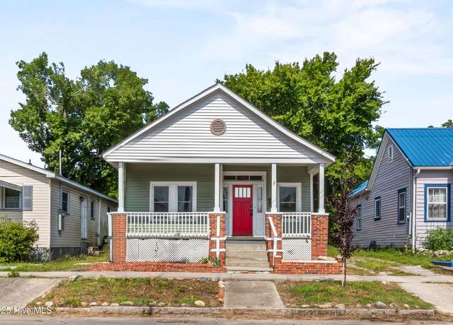 Property at 609 N 10th St, Wilmington, NC 28401, 4 beds, 2 baths