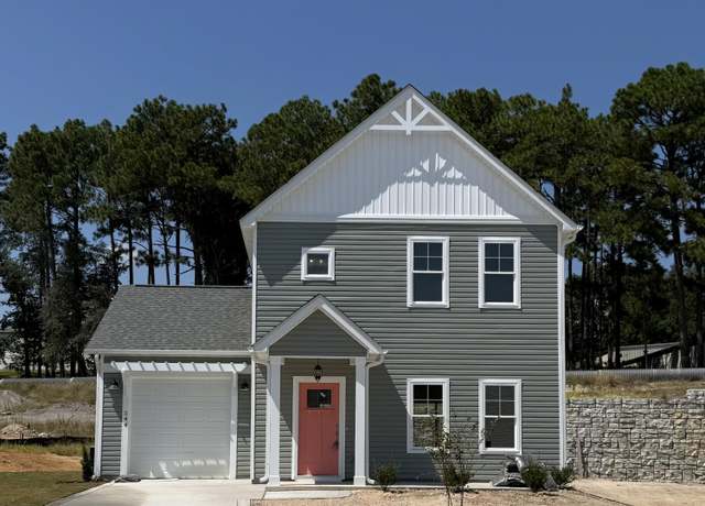 Property at 544 Burgundy Dr, Southern Pines, NC 28387, 3 beds, 2.5 baths