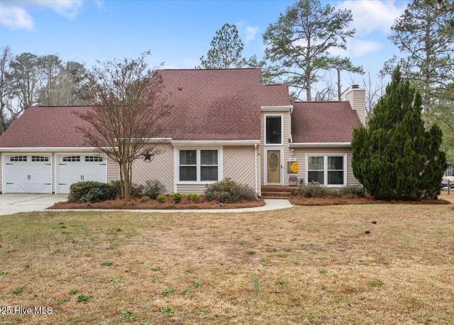 Property at 1810 Sandcrest Dr, Rockingham, NC 28379, 4 beds, 2.5 baths
