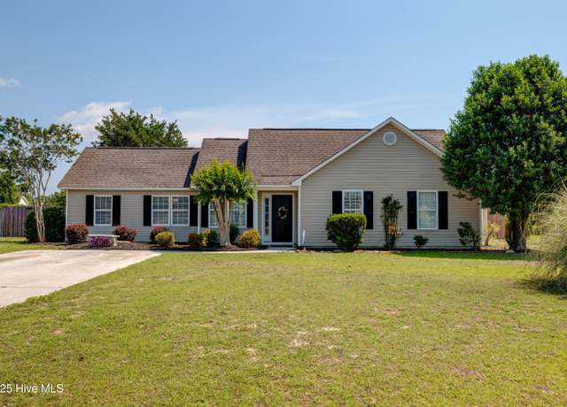 Property at 71 Twin Oaks Dr, Hampstead, NC 28443, 3 beds, 3 baths