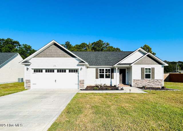 Property at 206 Westfield Dr, Richlands, NC 28574, 3 beds, 2 baths