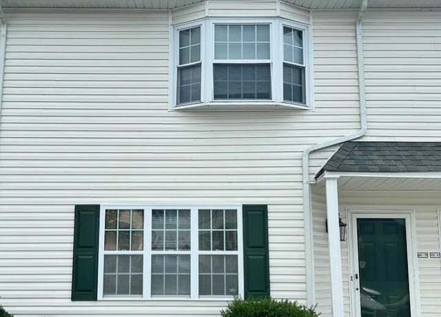 Property at 1222 Cross Creek Cir Unit W5, Greenville, NC 27834, 3 beds, 2.5 baths