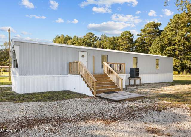 Property at 172 Hopkins Dr, Beaufort, NC 28516, 2 beds, 2 baths