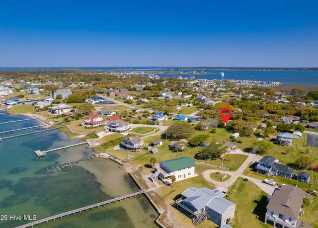 Property at 1072 Island Rd, Harkers Island, NC 28531, 2 beds, 1 bath