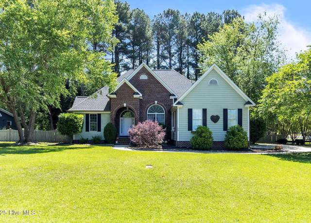 Property at 186 Stone Cross Dr, Spring Lake, NC 28390, 3 beds, 2.5 baths