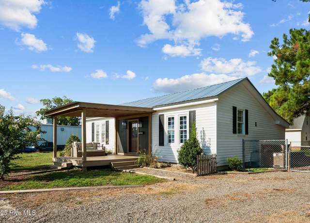 Property at 97 Cooper St, Winterville, NC 28590, 3 beds, 2 baths