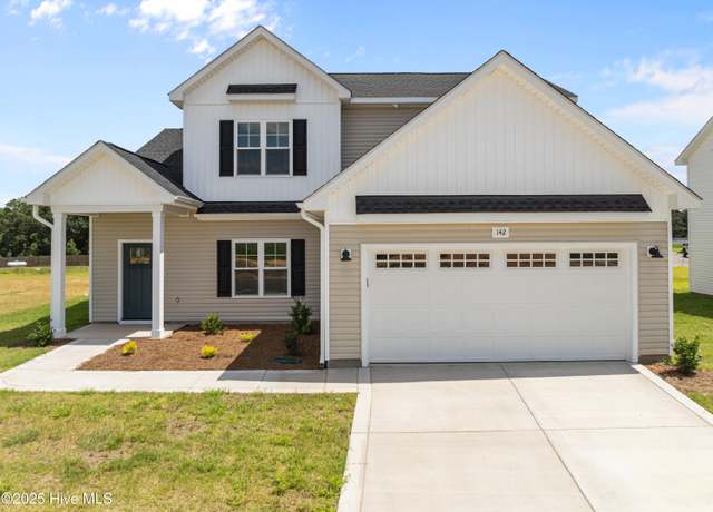 Property at 142 Peeler Cir, Raeford, NC 28376, 4 beds, 2.5 baths
