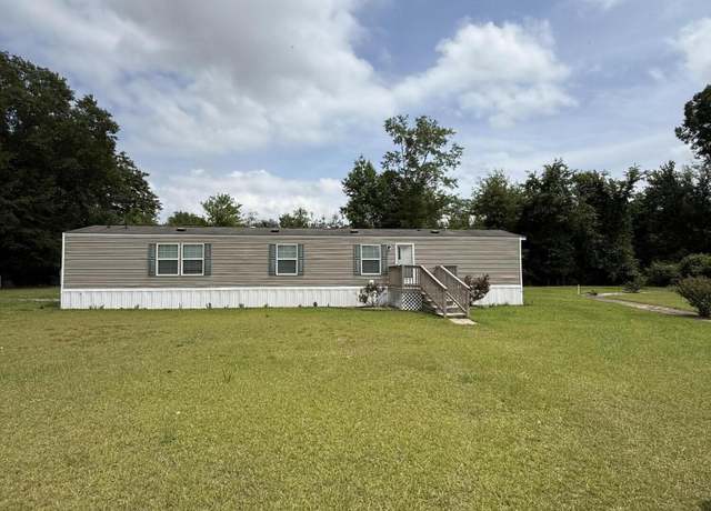 Property at 5824 Dean Dr, Washington, NC 27889, 2 beds, 2 baths