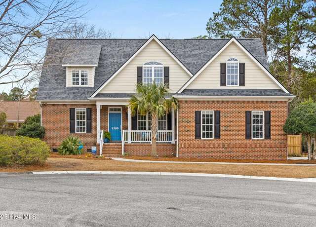 Property at 2200 Gardenia Ct, Wilmington, NC 28409, 4 beds, 3.5 baths