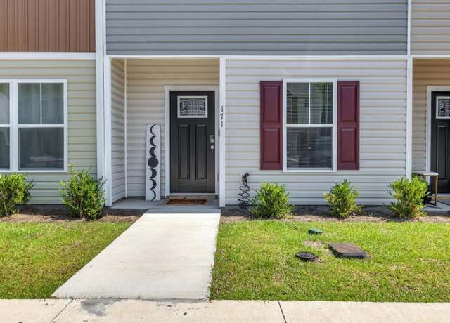 Property at 171 Buckhorn Ave, Holly Ridge, NC 28445, 2 beds, 2.5 baths