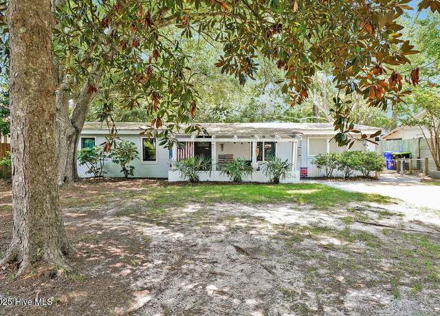 Property at 304 E Leonard St, Southport, NC 28461, 2 beds, 1 bath
