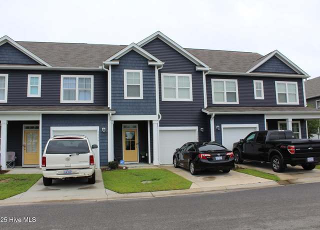 Property at 1112 Clapboard Ln, Leland, NC 28451, 3 beds, 2.5 baths