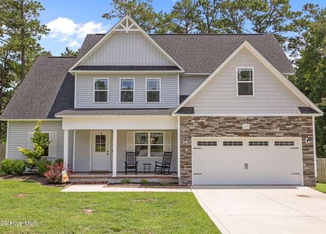 Property at 235 Westfield Dr, Richlands, NC 28574, 3 beds, 2.5 baths