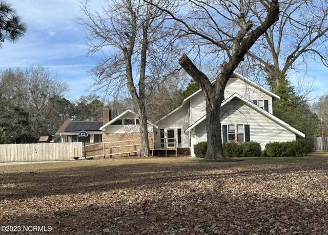 Property at 707 Highland Dr, Laurinburg, NC 28352, 5 beds, 3.5 baths