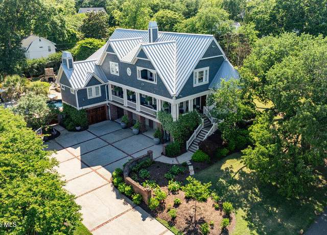 Property at 5232 Masonboro Harbour Dr, Wilmington, NC 28409, 4 beds, 4.5 baths