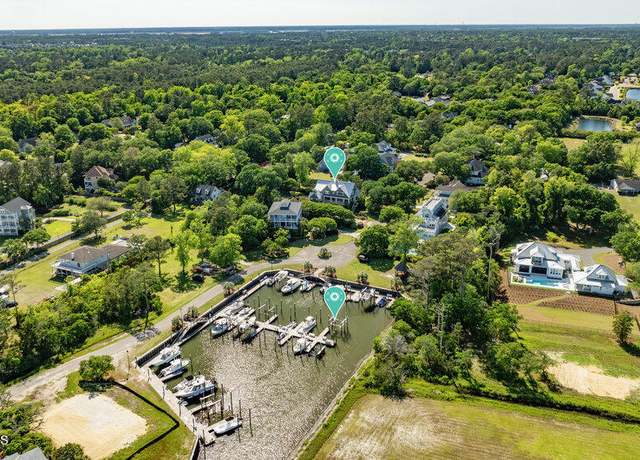 Property at 5232 Masonboro Harbour Dr, Wilmington, NC 28409, 4 beds, 4.5 baths
