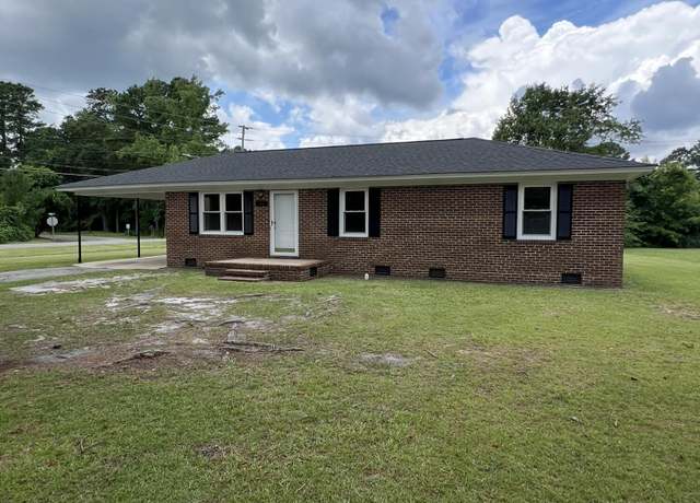 Property at 1001 Able St, Elizabethtown, NC 28337, 3 beds, 2 baths