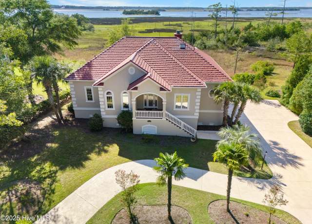Property at 6424 River Vista Dr, Wilmington, NC 28412, 4 beds, 4.5 baths