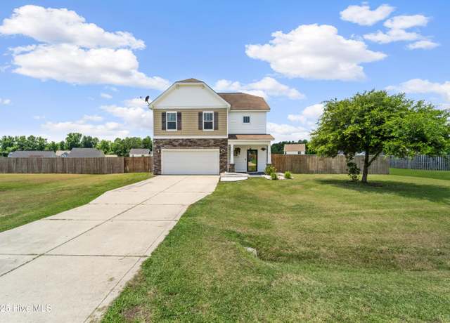 Property at 106 Moss Creek Dr, Jacksonville, NC 28540, 3 beds, 2.5 baths