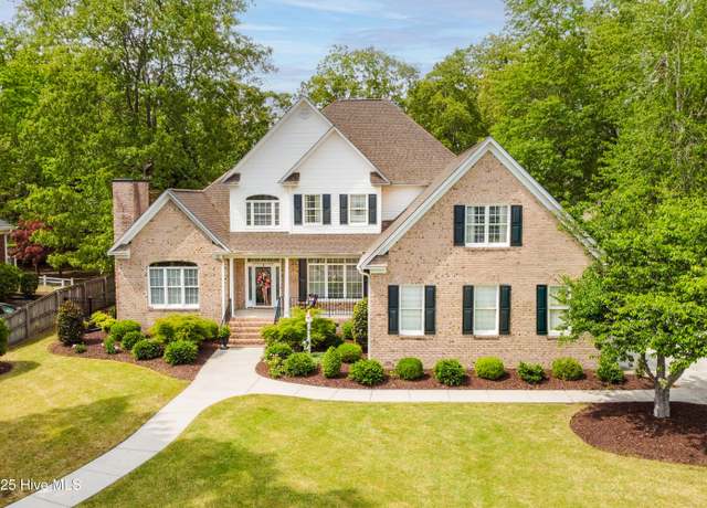 Property at 4209 Dunhagan Rd, Greenville, NC 27858, 5 beds, 4.5 baths