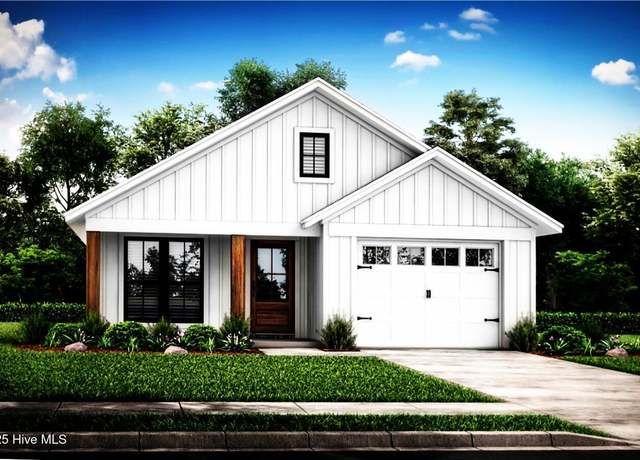 Property at 218 E Church St, Rose Hill, NC 28458, 3 beds, 2 baths